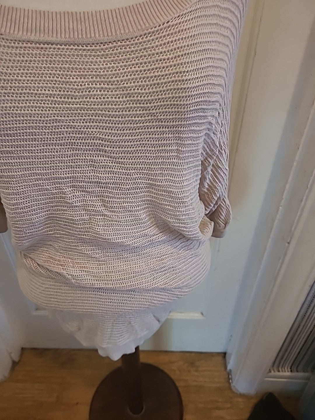Ladies Express Size Medium Beige Mid Sleeved Blouse