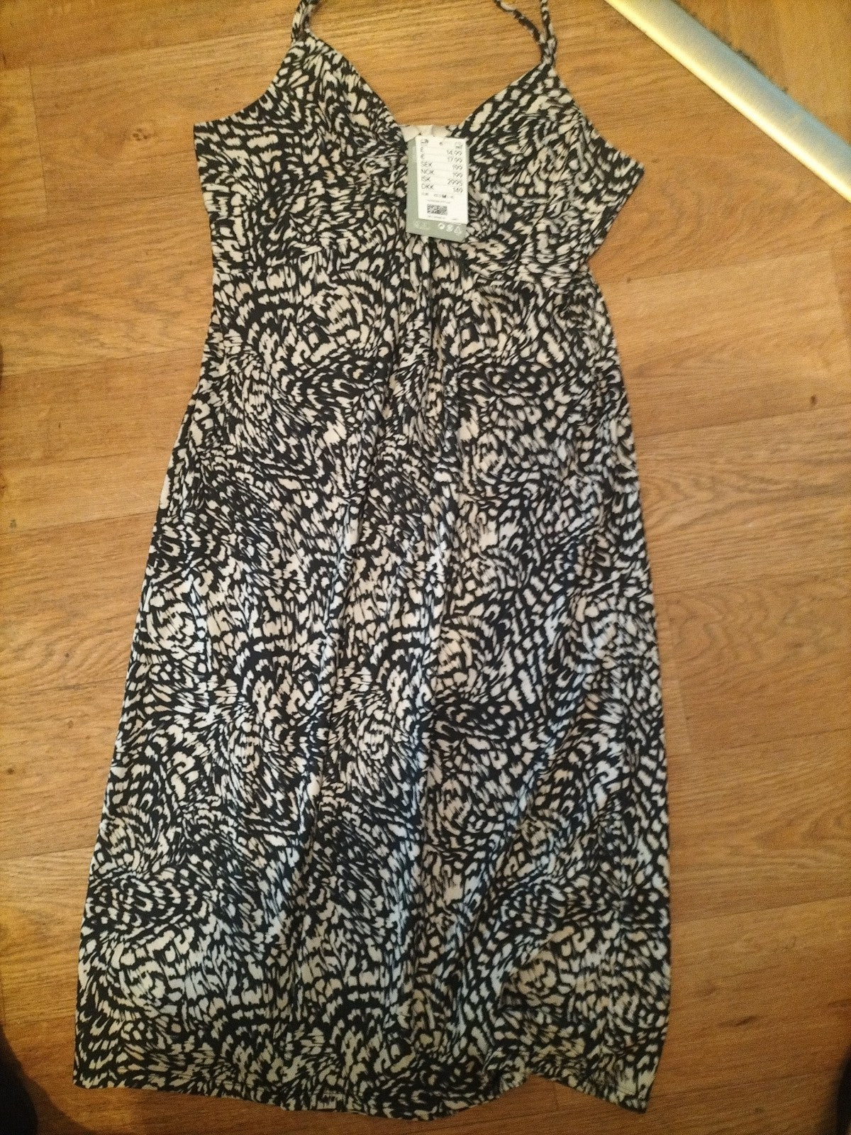 Brand New Ladies H&M Size M Black And Ivory Sleeveless Dress