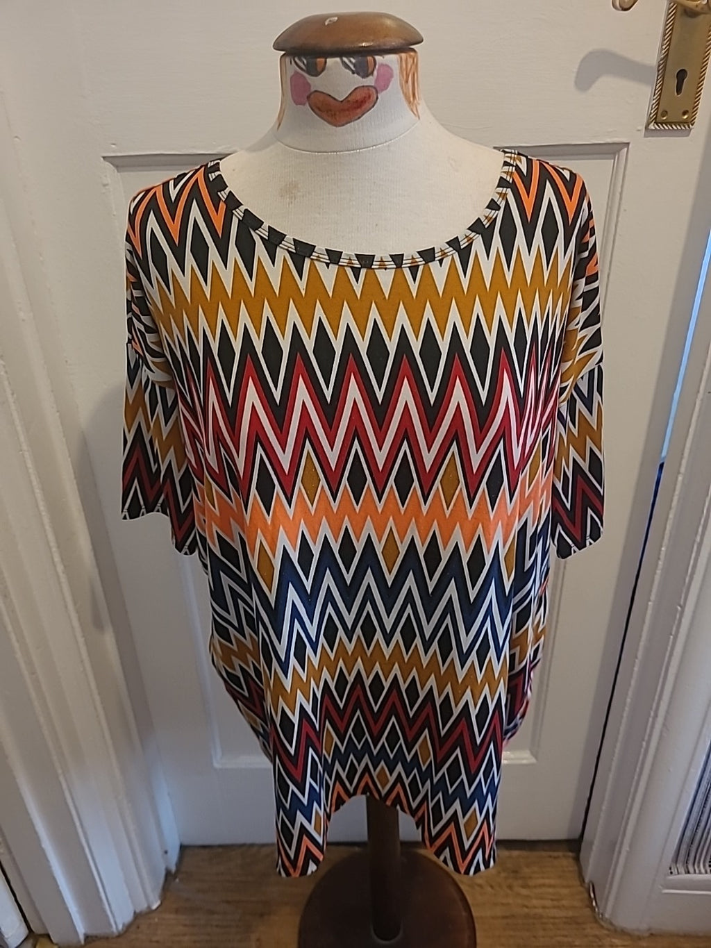 Ladies Lula Roe Size Xs Multi Short Sleeved Dress