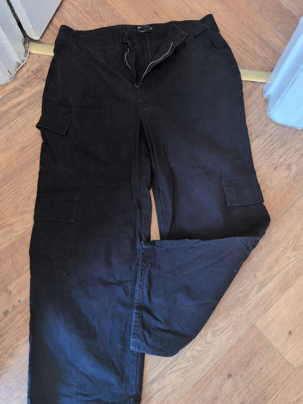 Ladies ASOS Size 16 Black Cargo Jeans