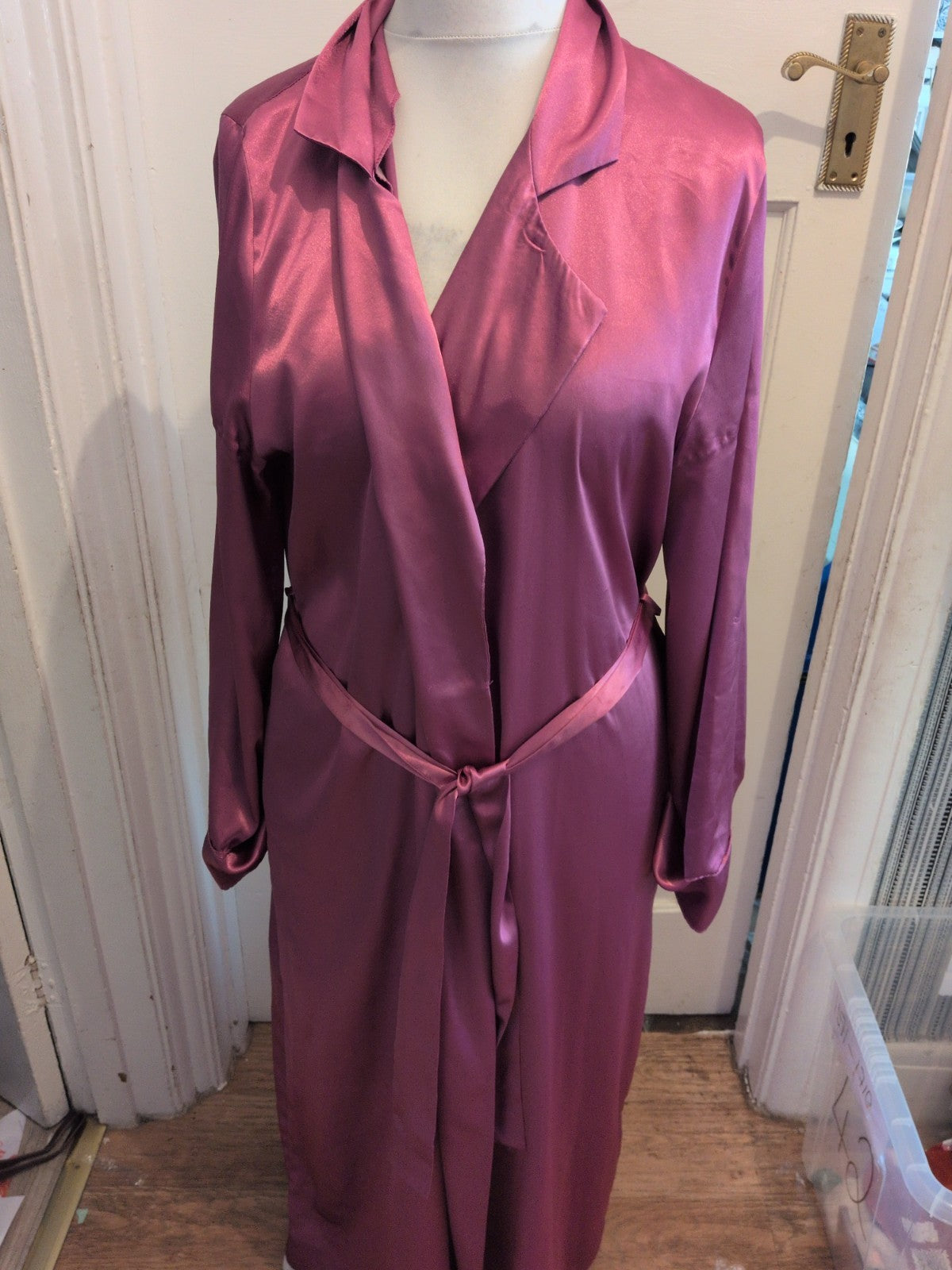 Ladies Intimates 12 Pink Long Sleeve Dressing Robe