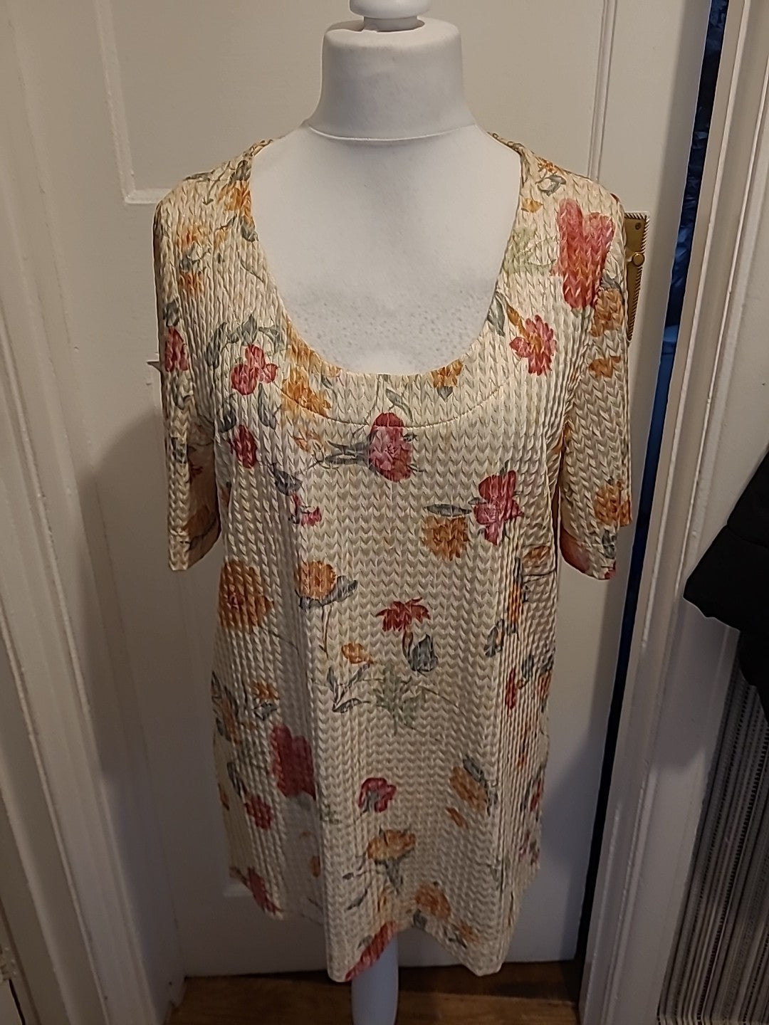 Ladies Cavita Size 16 Multicoloured Floral Short Sleeved Dress