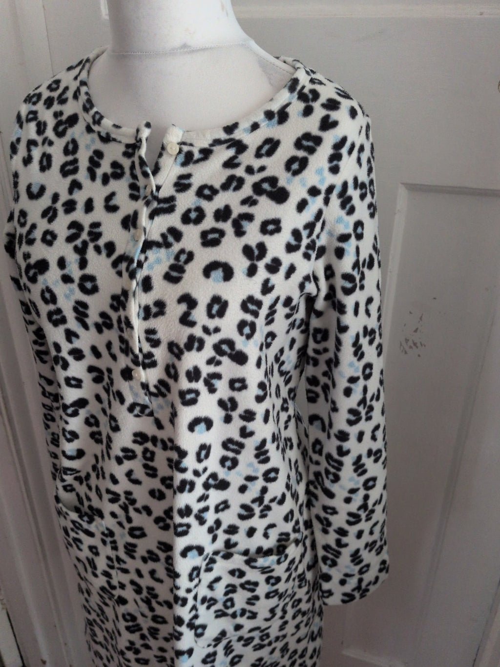 Marks And Spencer 14 White Black Blue Leopard Print Long Sleeved Nightwear