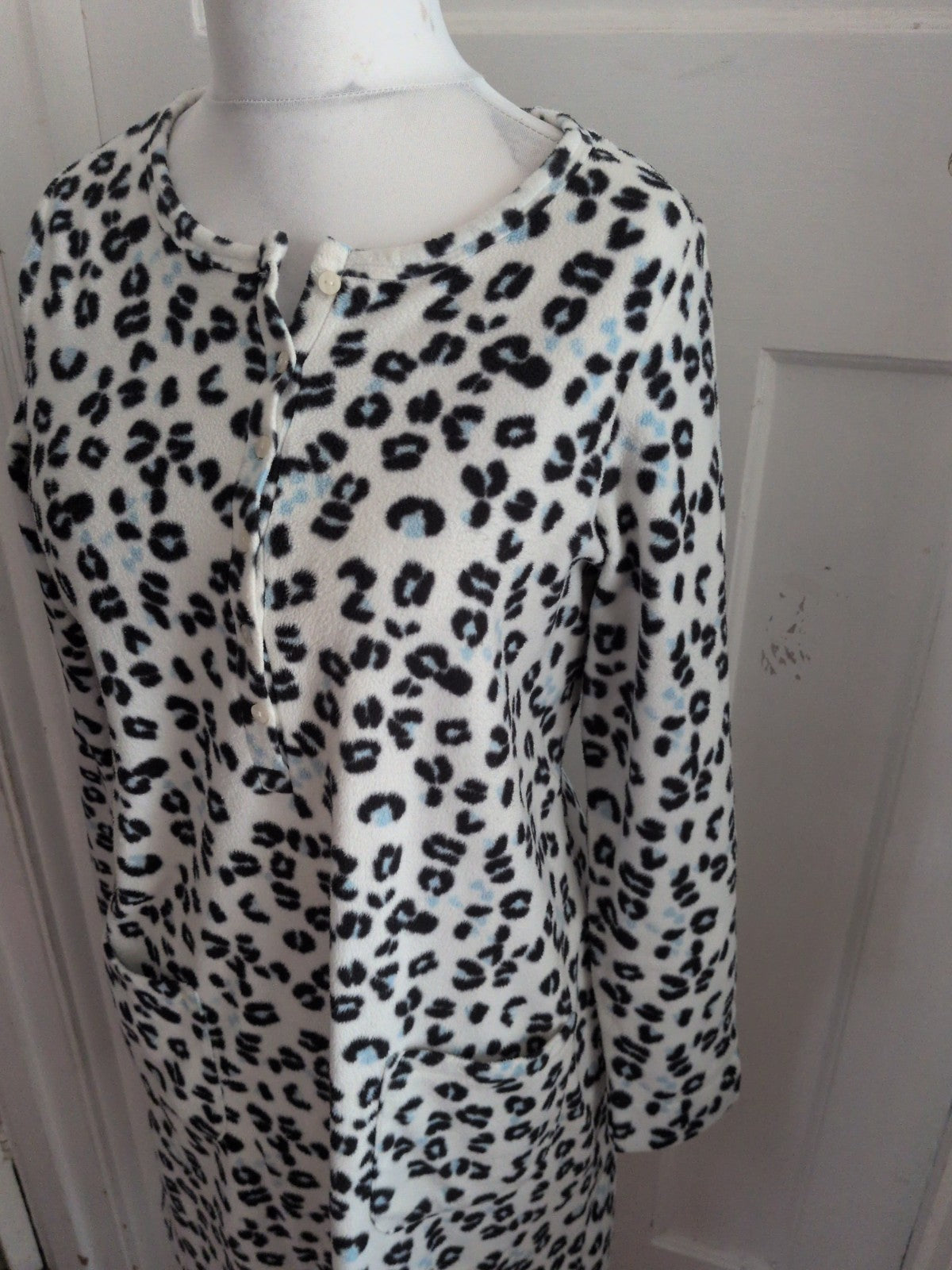 Marks And Spencer 14 White Black Blue Leopard Print Long Sleeved Nightwear