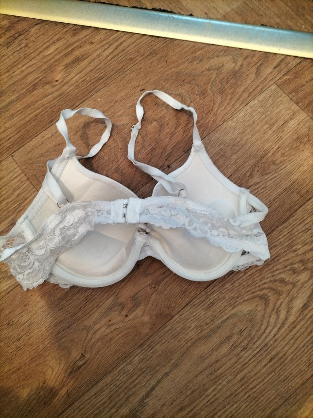 75B White Padded And Wired Bra