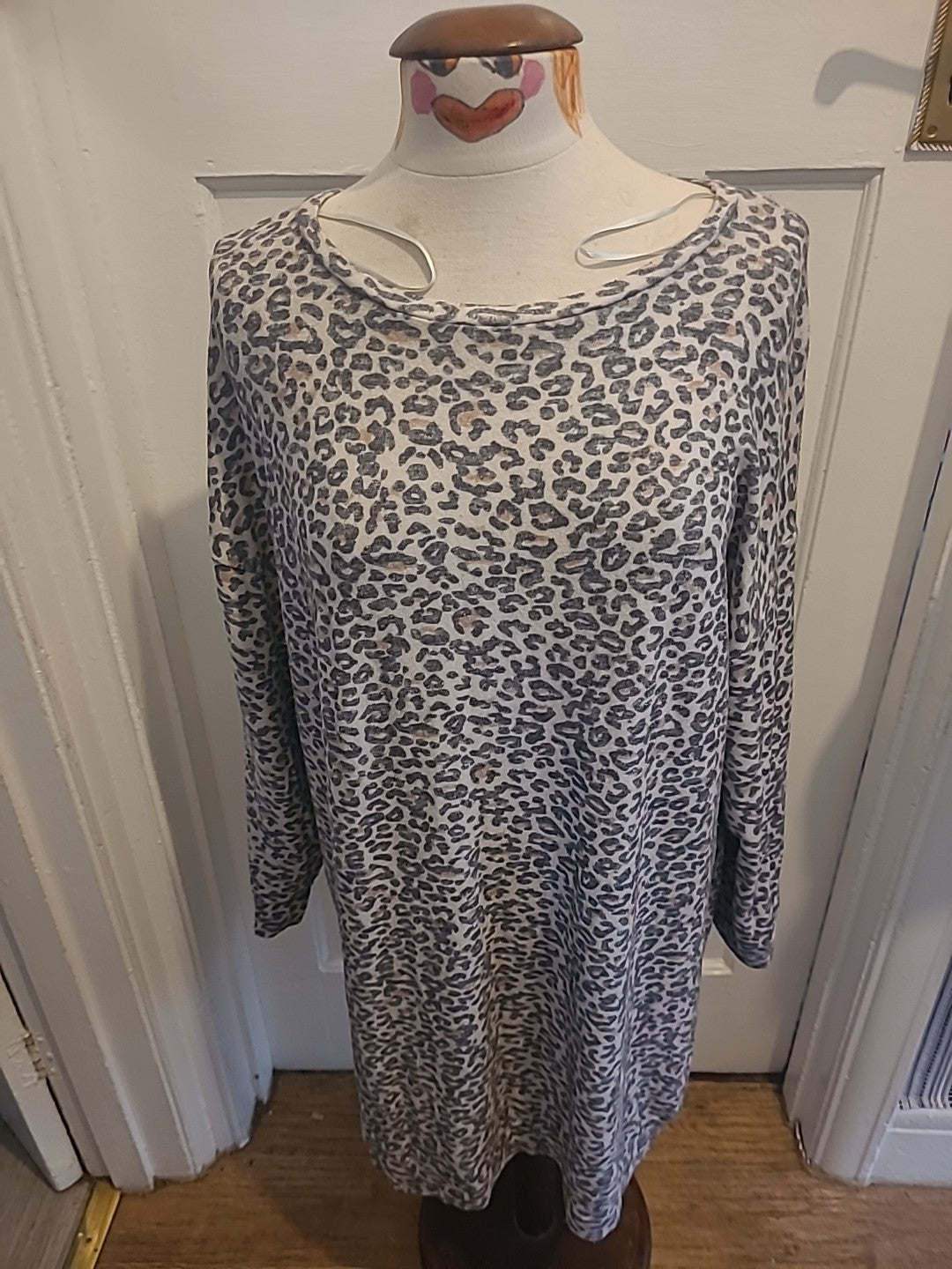 Ladies Peacocks Size 14 Animal Print Style Long Sleeved Dress