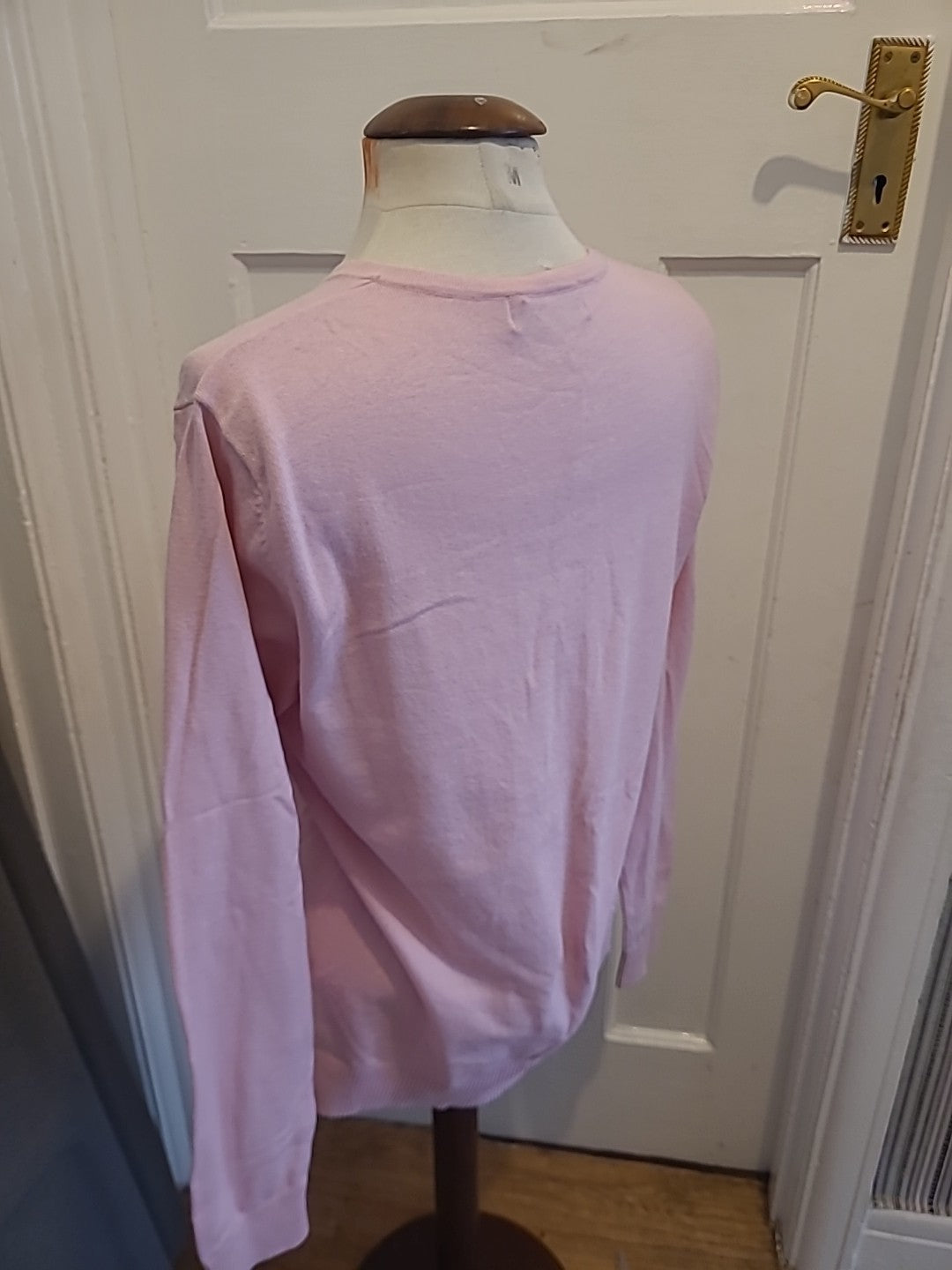 Mens Burton Size Medium Pink V Neck Long Sleeved Pullover Jumper