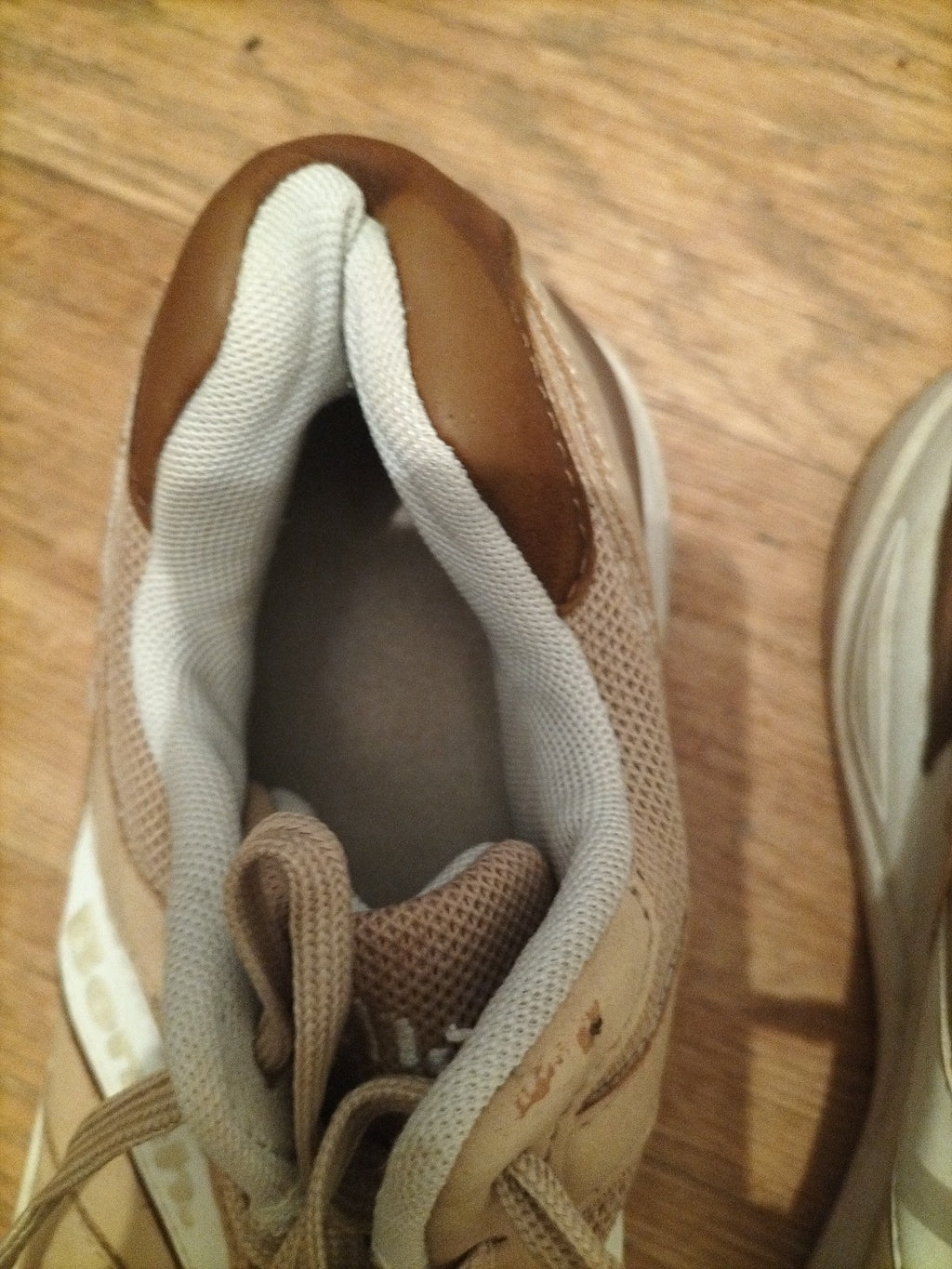 Mens Bench Size Uk 9 Beige Trainers