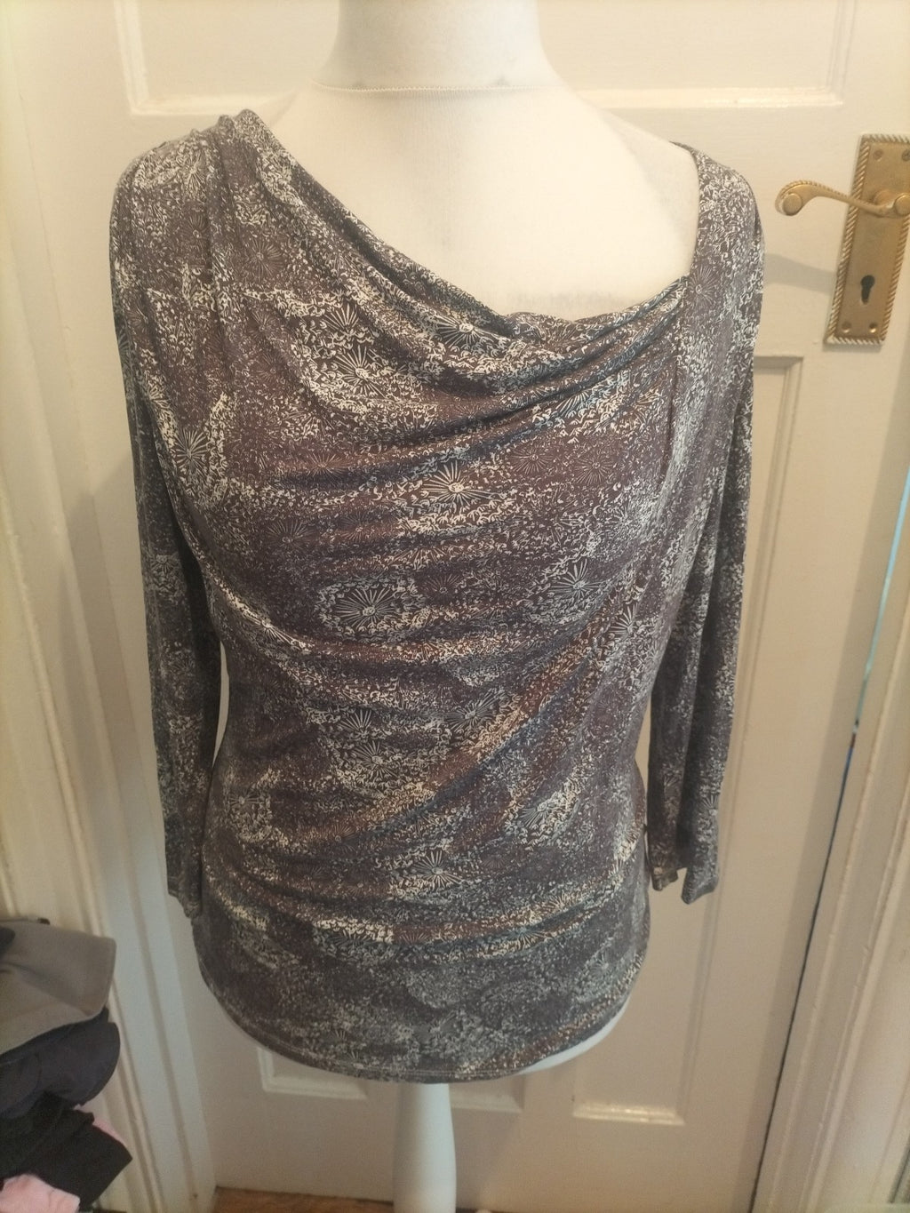 Ladies Rocha John Rocha Size 14 Grey And White Long Sleeved Blouse