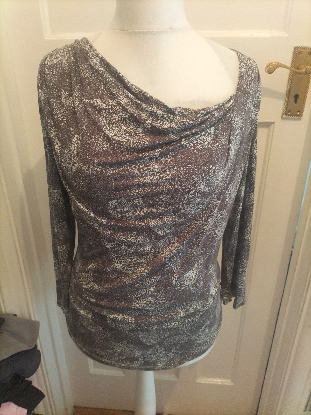Ladies Rocha John Rocha Size 14 Grey And White Long Sleeved Blouse