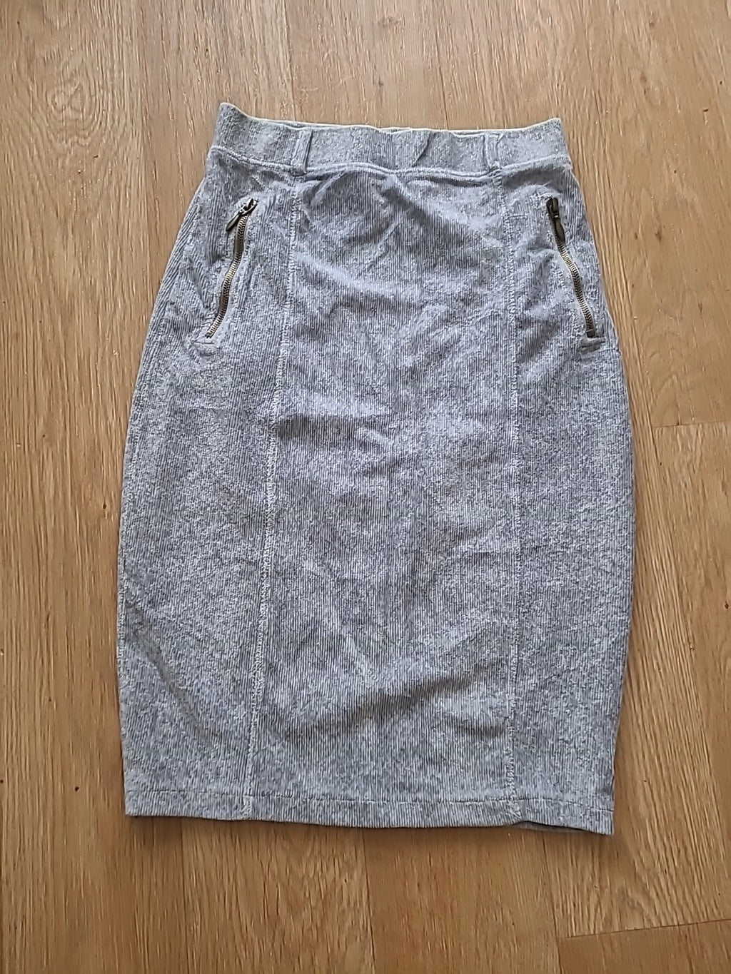Ladies Tu Size 8 Grey Pencil Stretch Skirt Midi