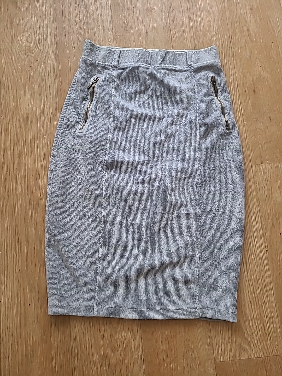 Ladies Tu Size 8 Grey Pencil Stretch Skirt Midi