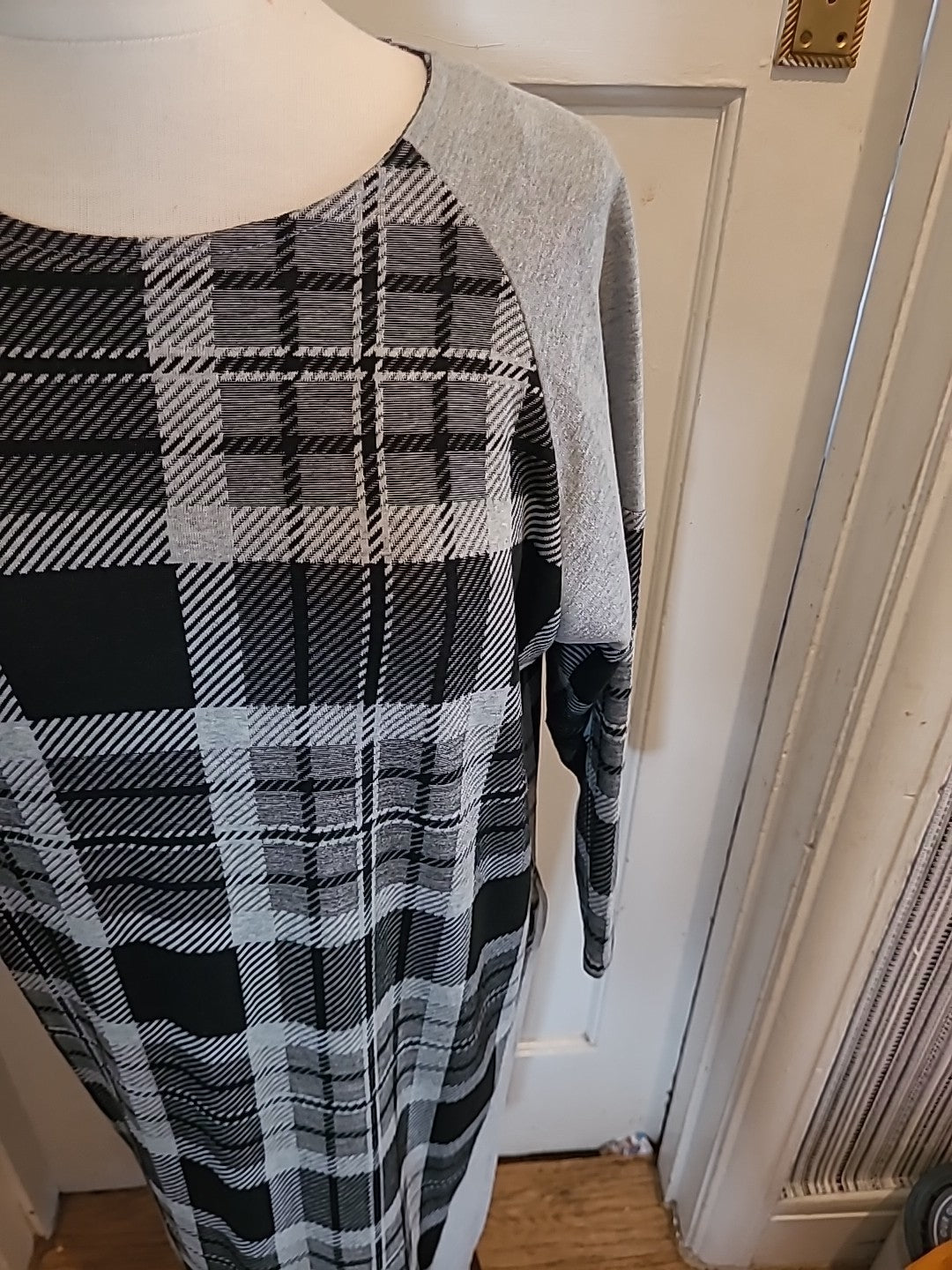 Ladies Asos Size 10 Grey Check Mid Sleeved Dress