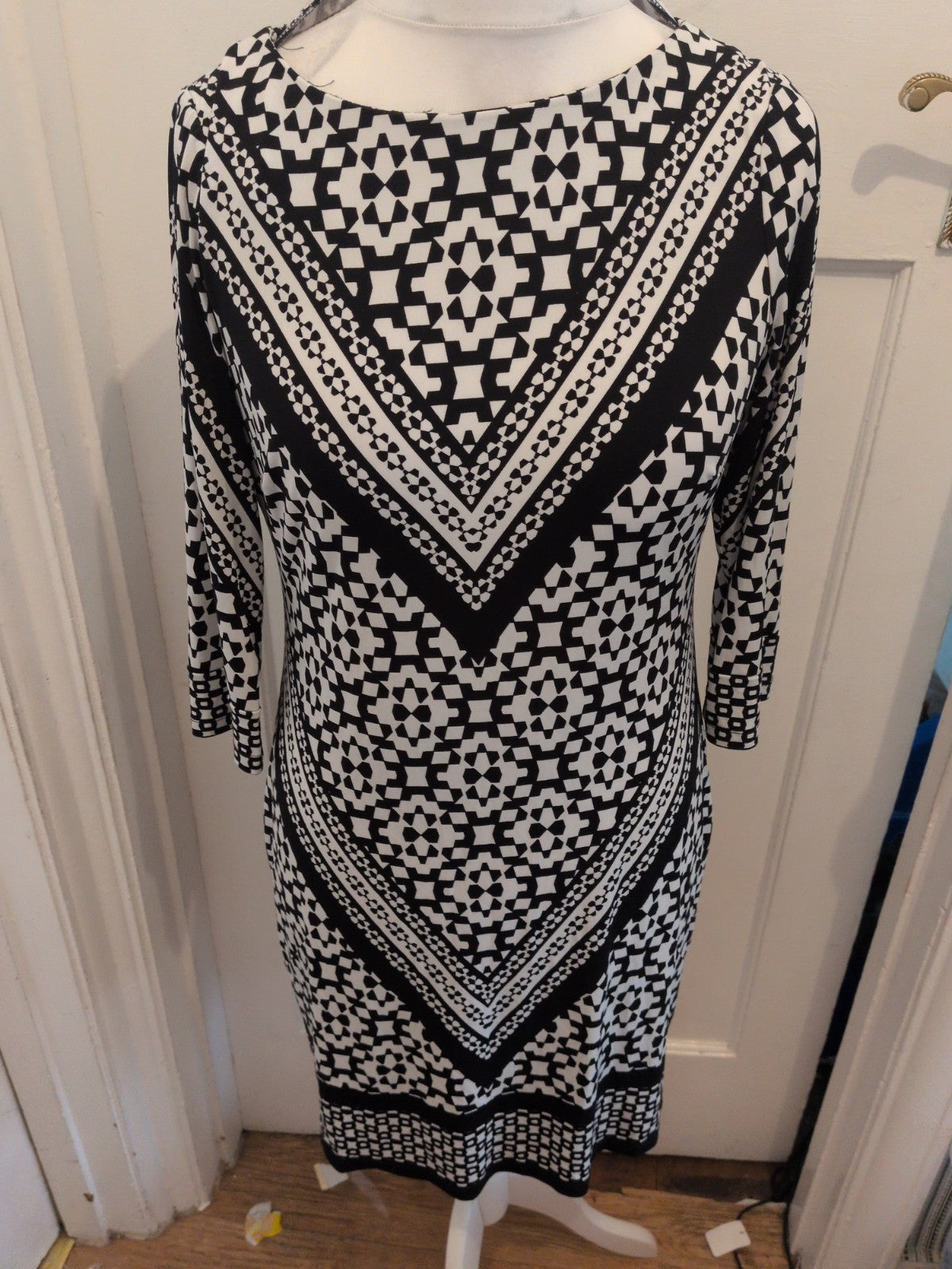 Wallis Small Black And White Aztec Long Sleeve Dress