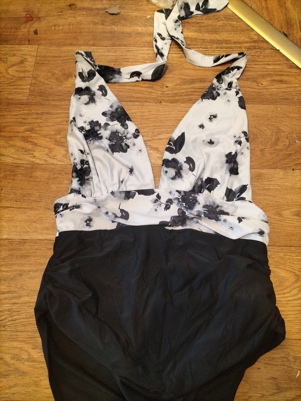 Ladies Size Large Black Grey White Floral Swimsuit