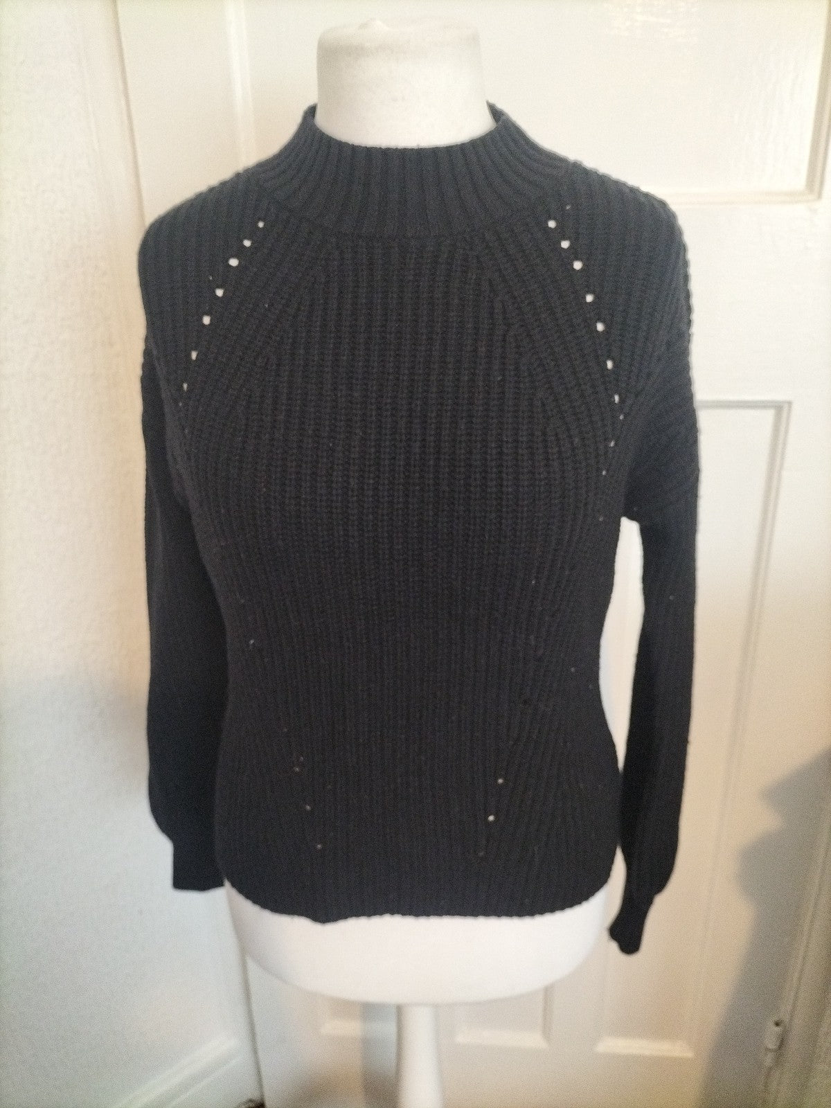Ladies Gap Size XS Black Ribbed Pullover Jumper