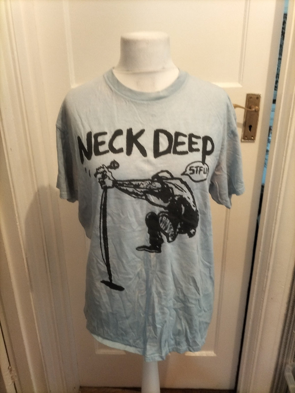 Mens Gildan Size L Pale Blue And Black Print Short Sleeved Tshirt
