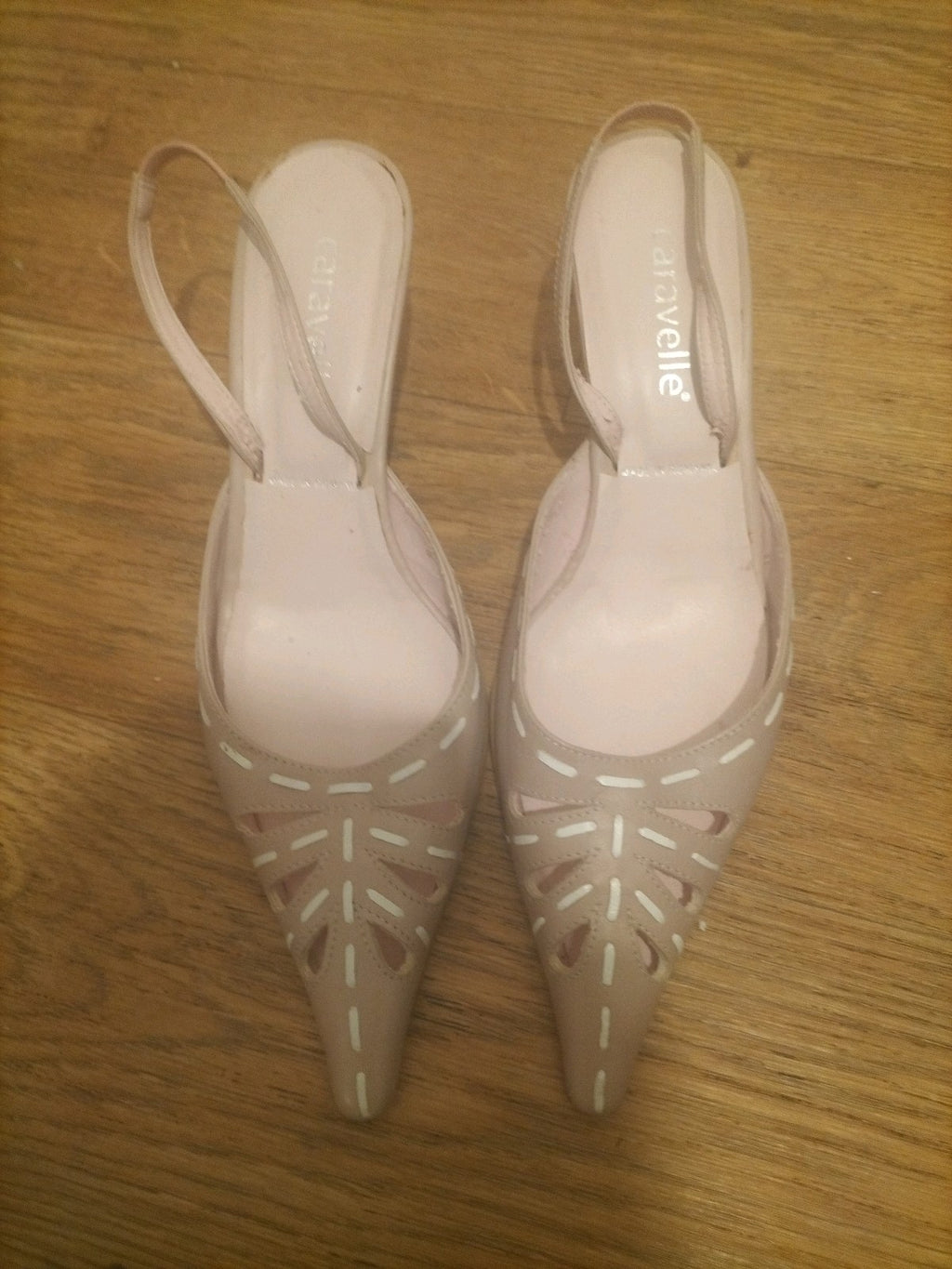 Ladies Carvella Size Euro 39 Pink Close Toe Small Heel