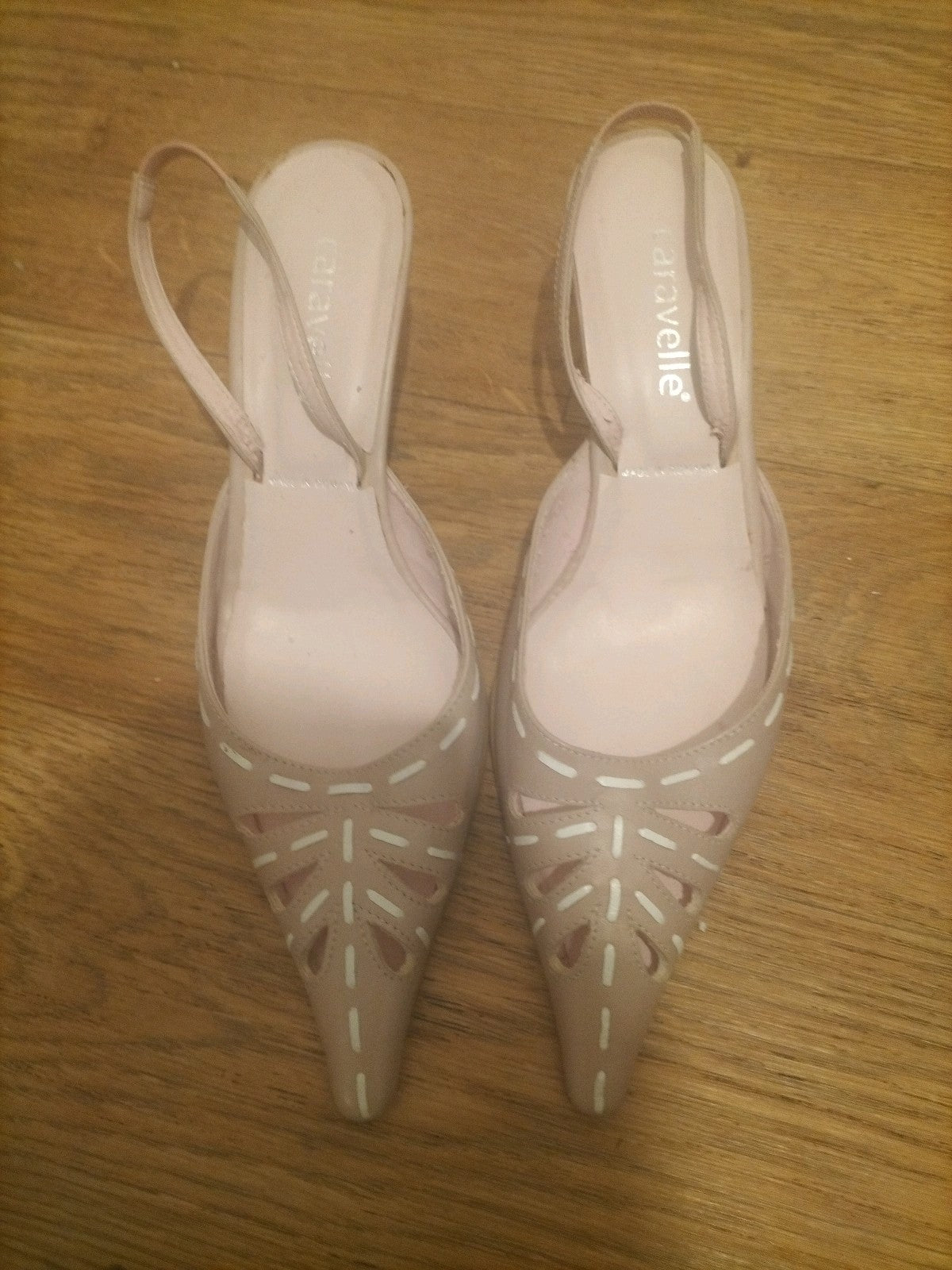 Ladies Carvella Size Euro 39 Pink Close Toe Small Heel