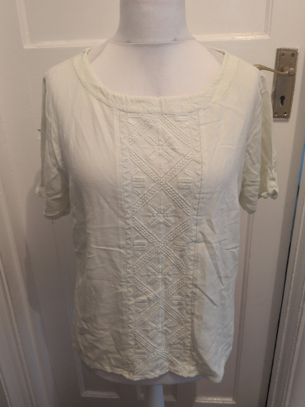 Bonmarche 16 Cream Round Neck Pattern Texture Short Sleeve Blouse