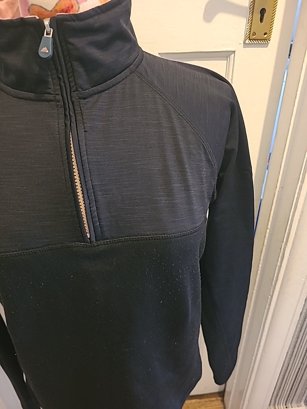 Ladies Northern Expo Size 14 Black With Pink Long Sleeved Pullover Activewear