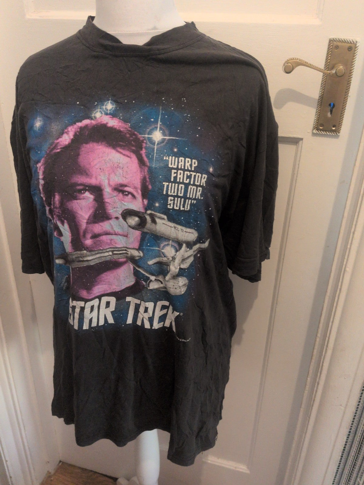 XL Black Star Trek T-shirt Short Sleeve (Cracking)