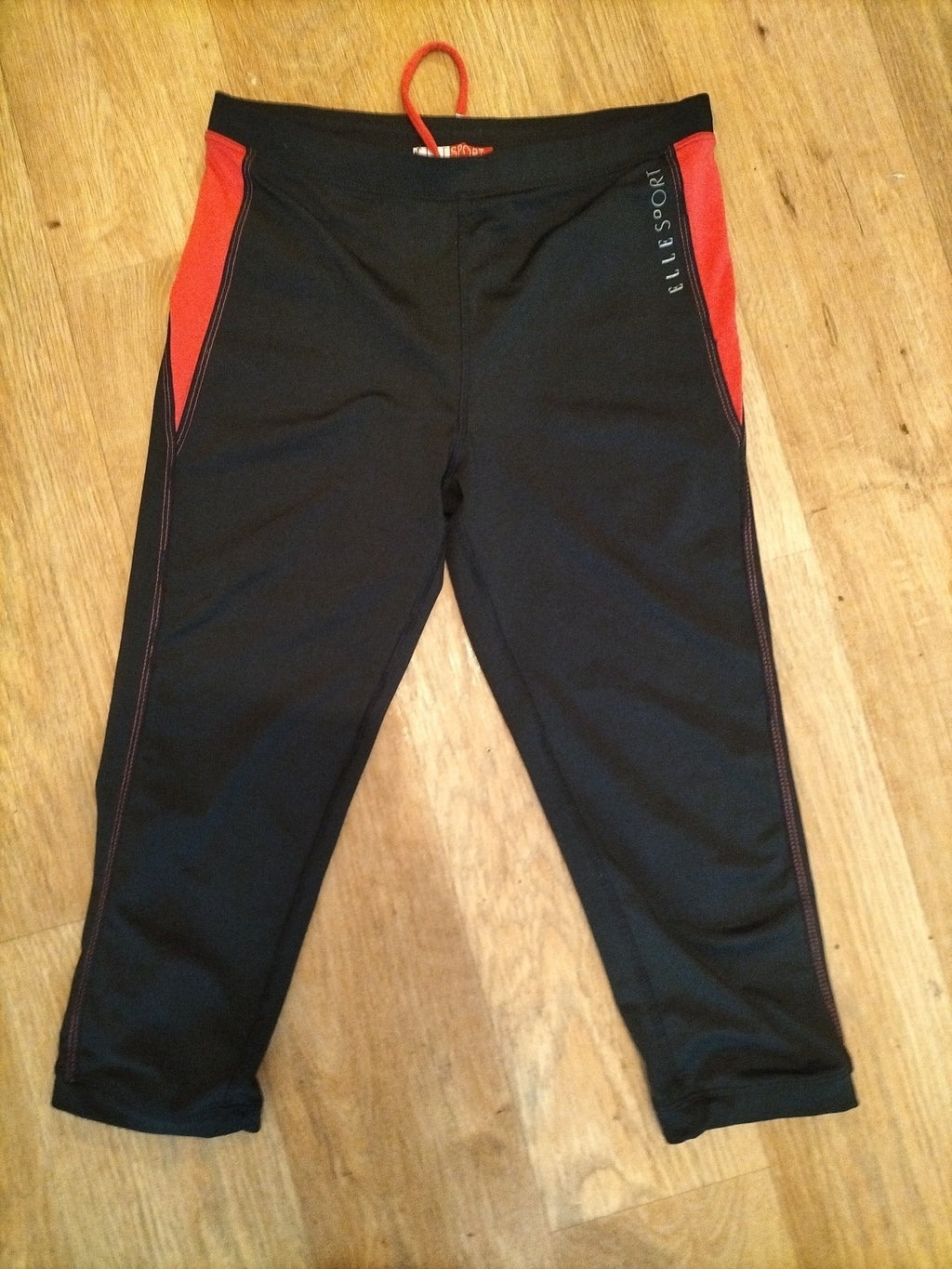 Ladies Elle Sport Size Small Cerise And Black Sports Leggings