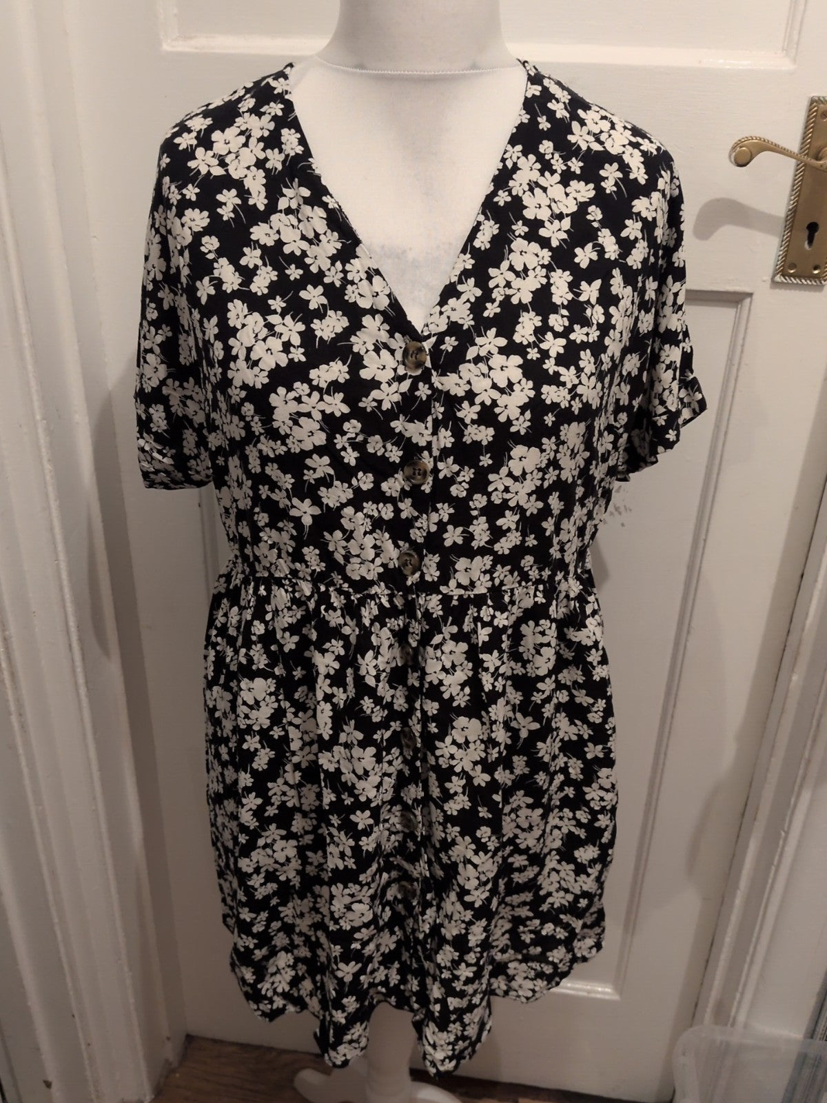 New Look 14 Black And White Floral Oversized Blouse Knee Length Dress