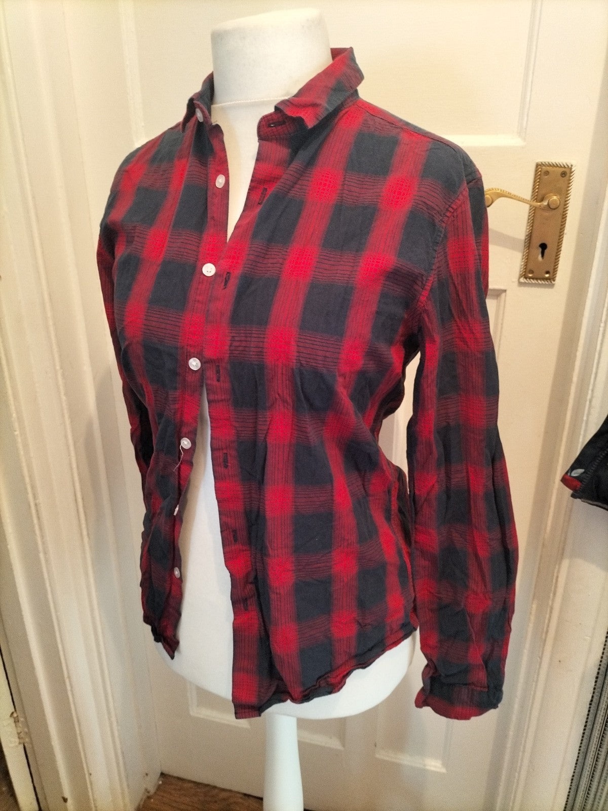 Mens Asos Size M Red And Blaxk Long Sleeved Shirt