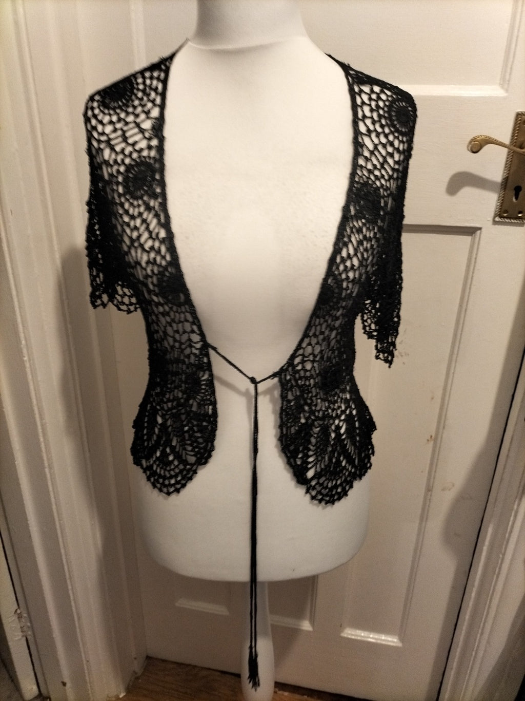 Ladies BM Size Medium Black Lace Short Sleeved Cardigan