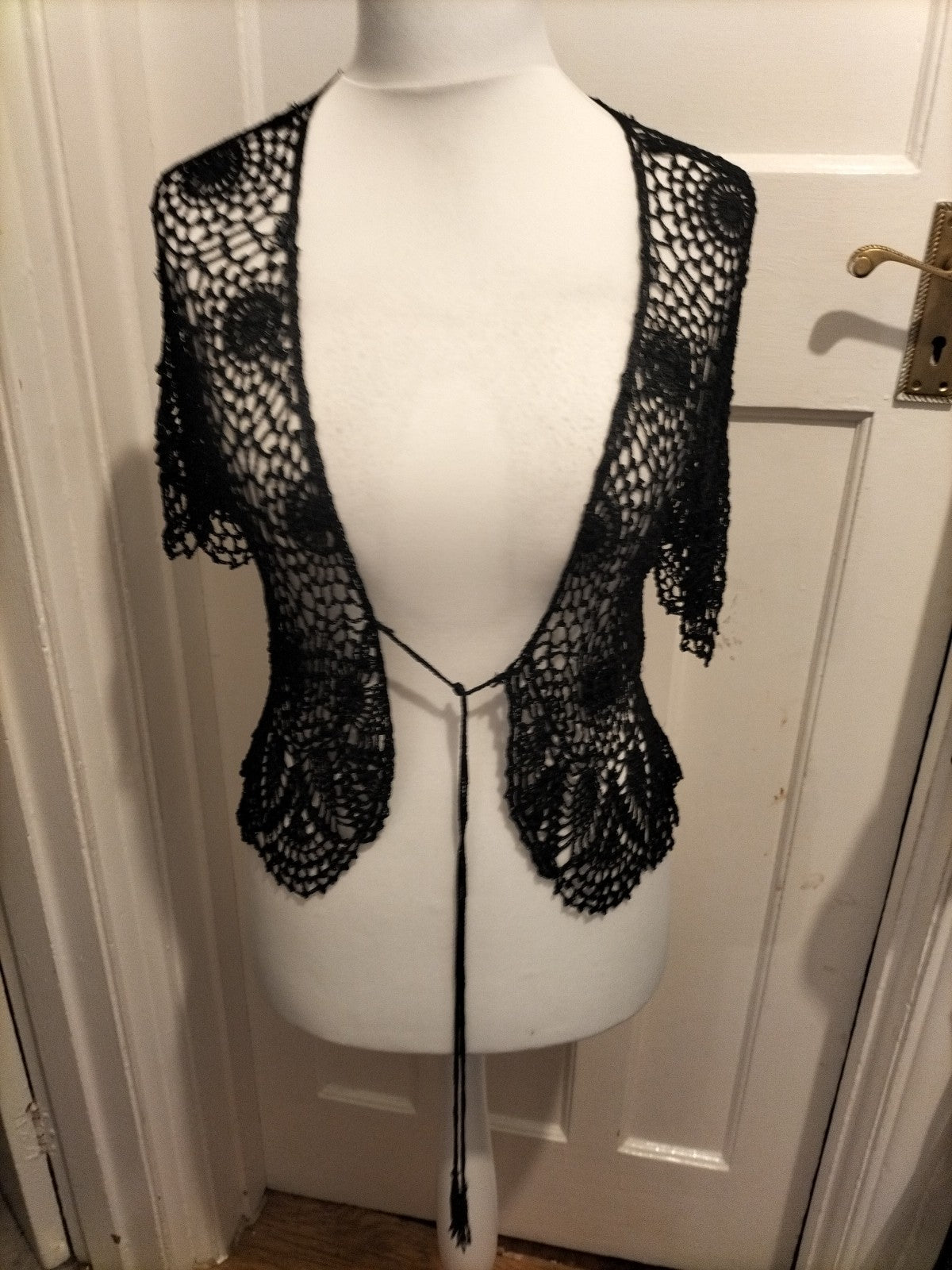 Ladies BM Size Medium Black Lace Short Sleeved Cardigan