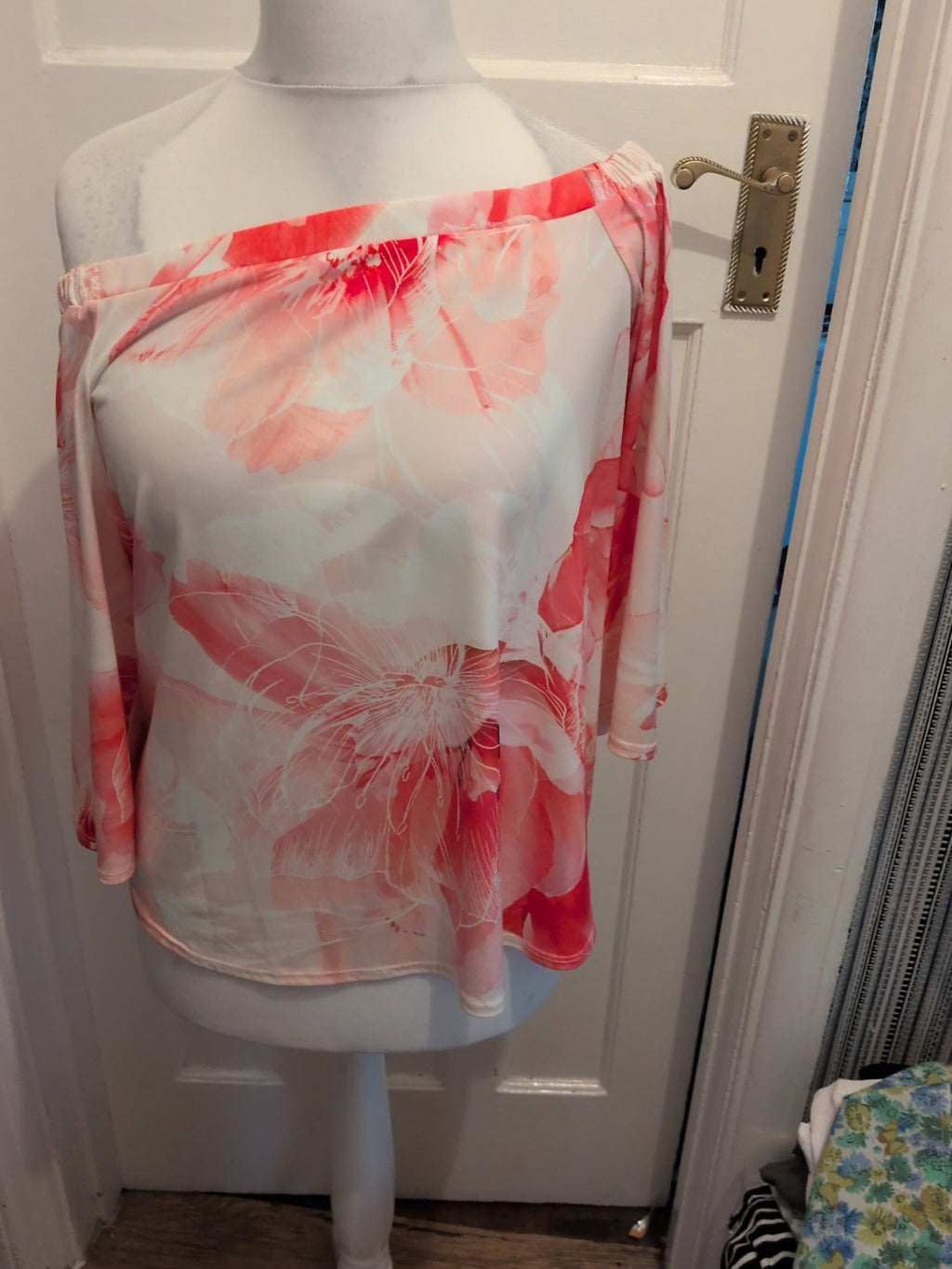Roman 12 Pink And Red Floral Short Sleeve Blouse