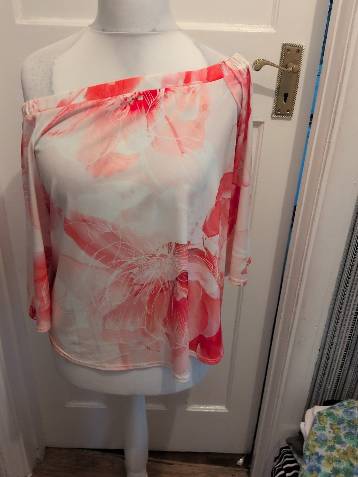 Roman 12 Pink And Red Floral Short Sleeve Blouse