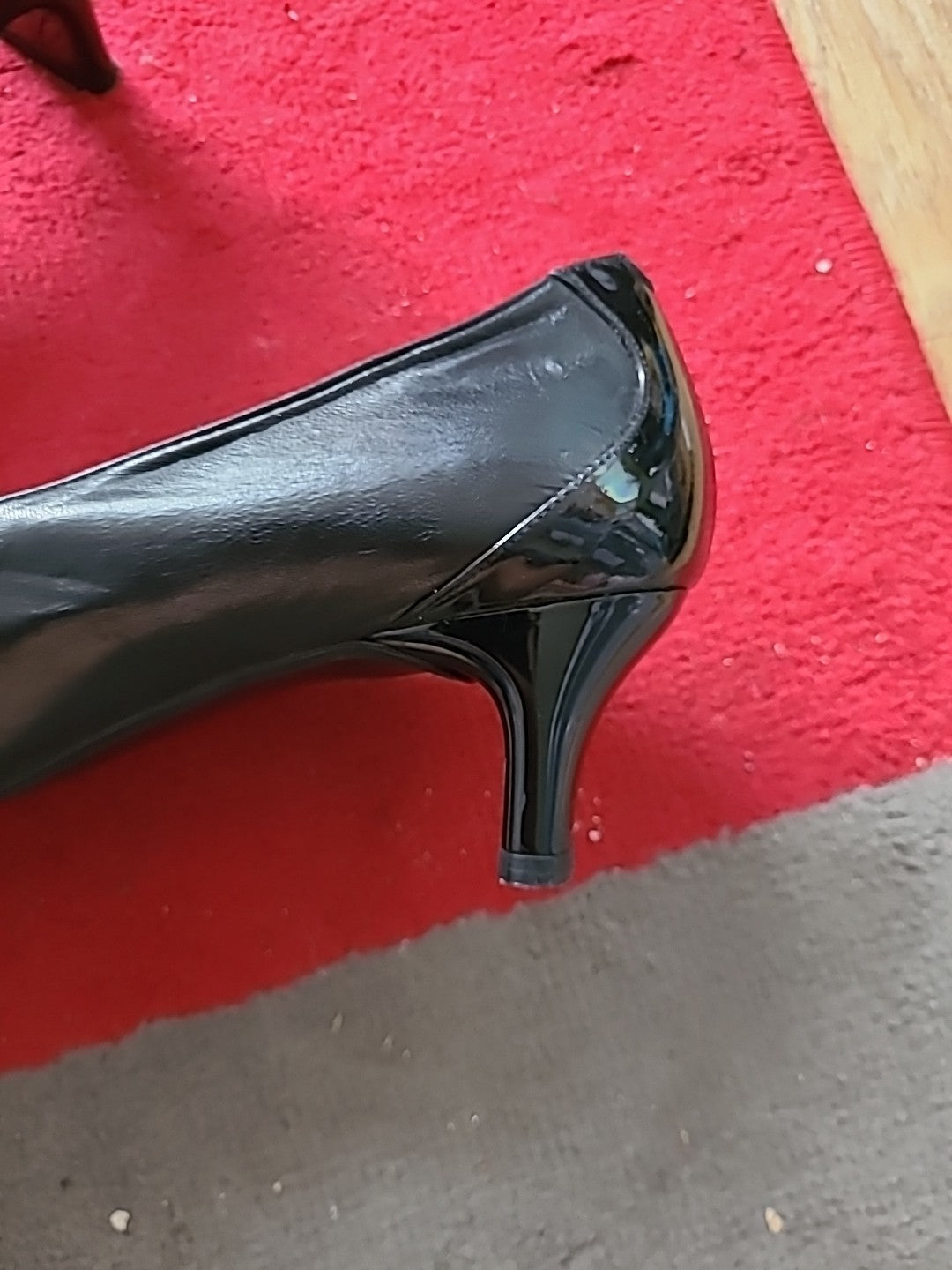 Ladies Carvela Size Uk 5 Black Close Toe Court Shoes