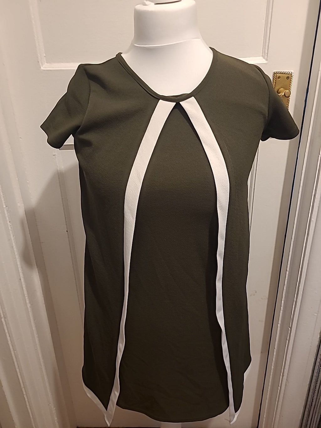 Ladies Wonderful Size 14 Khaki Short Sleeved Dress