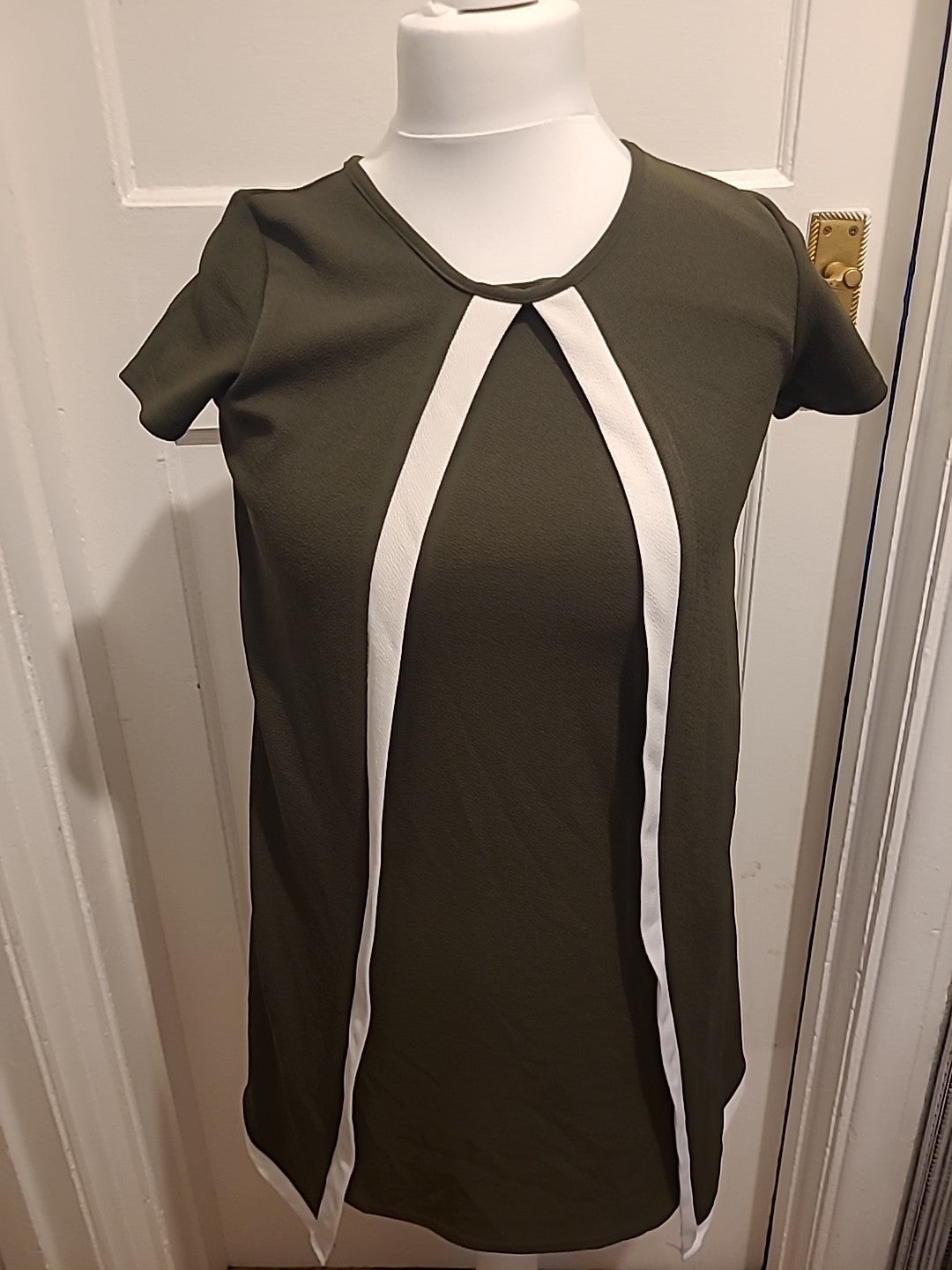 Ladies Wonderful Size 14 Khaki Short Sleeved Dress