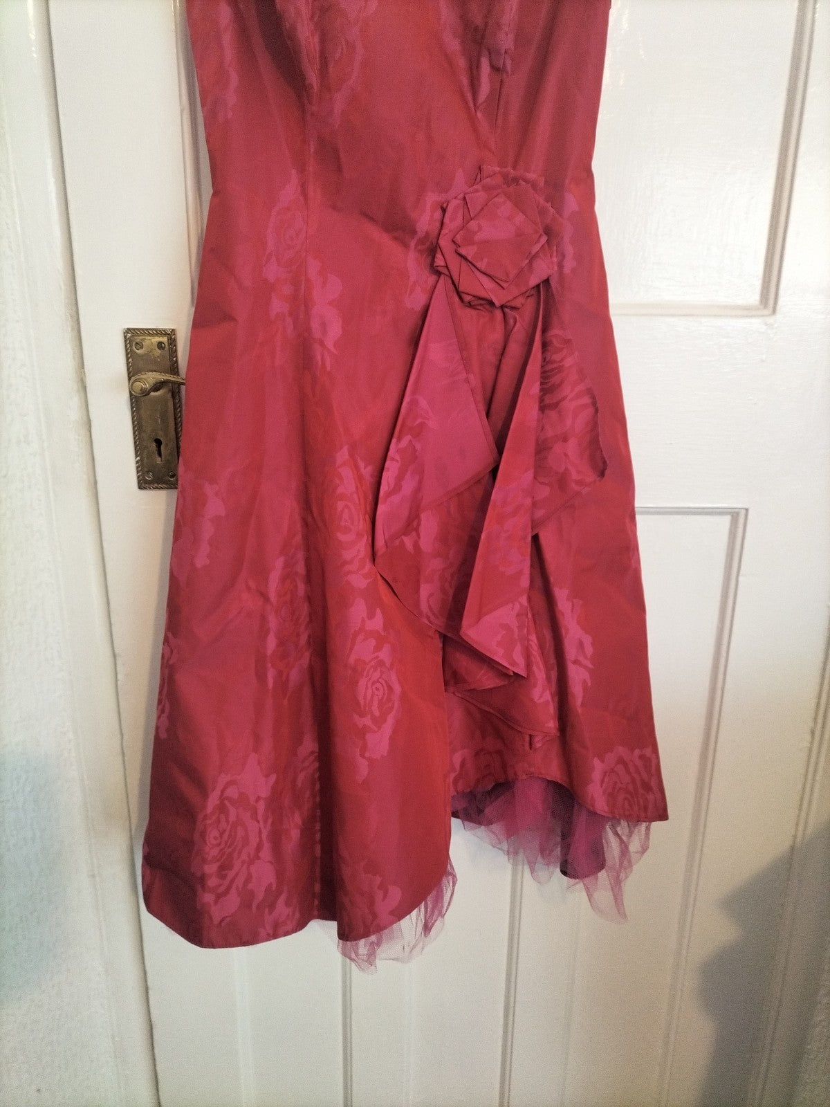 Ladies Debut Size 10 Red Floral Lined Sleeveless Dress