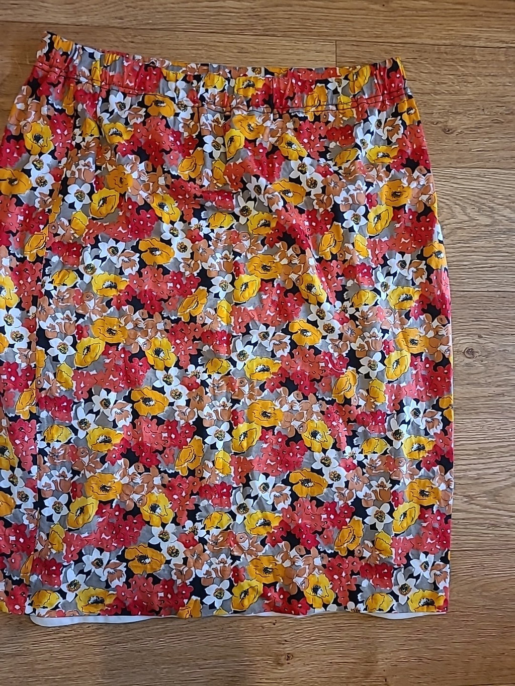 Ladies Size Medium Bright Orange/Red/Yellow Floral Elasticated Skirt