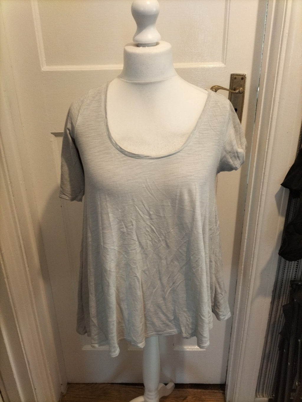Ladies Mini Velvet Size 10 Pale Grey Asymmetric Hem Short Sleeved Blouse