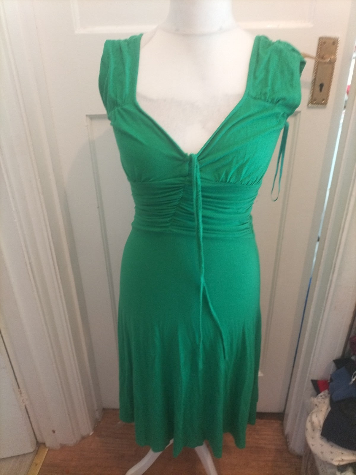 Red Herring 10 Green V Neck Sleeveless Dress
