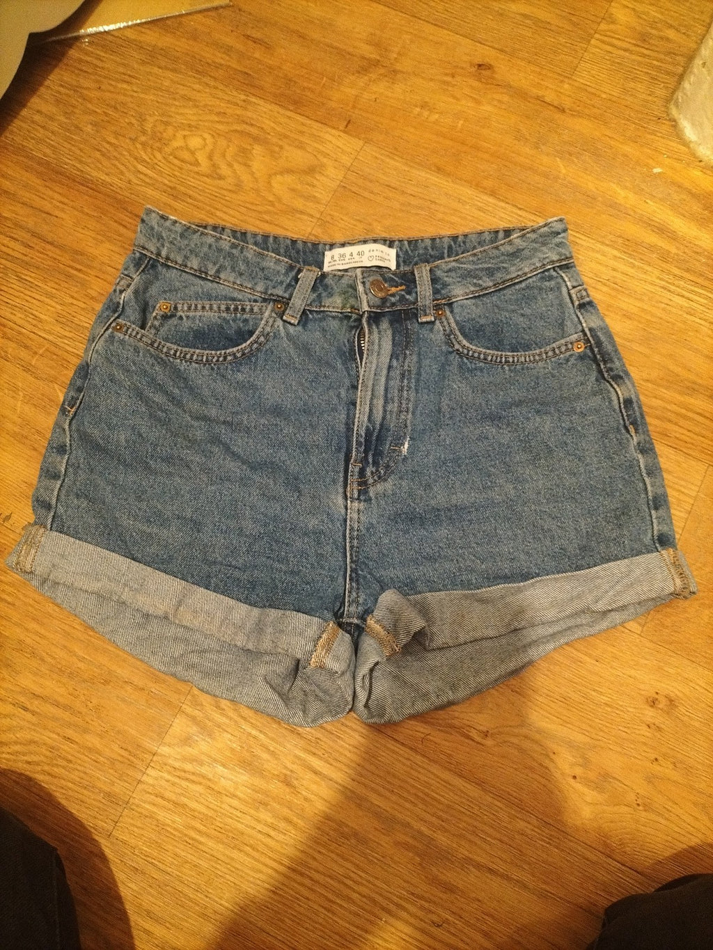 Ladies Denim&Co Size 8 Denim Hot Pants Tuen Up Hem