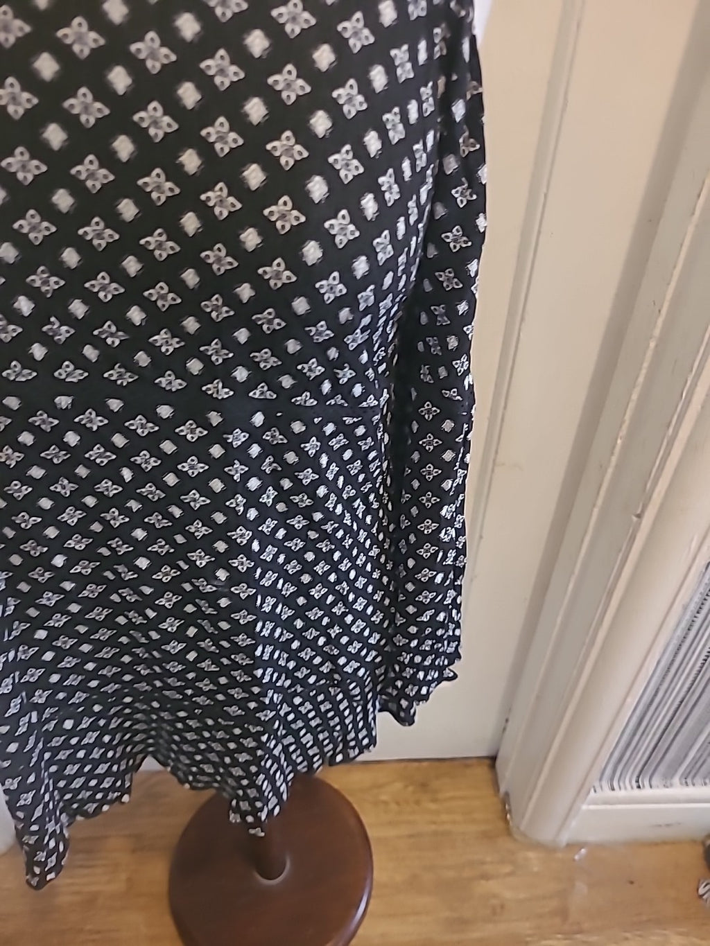Ladies New Look Size 10 Black And White Detailed Open Shoulder Blouse