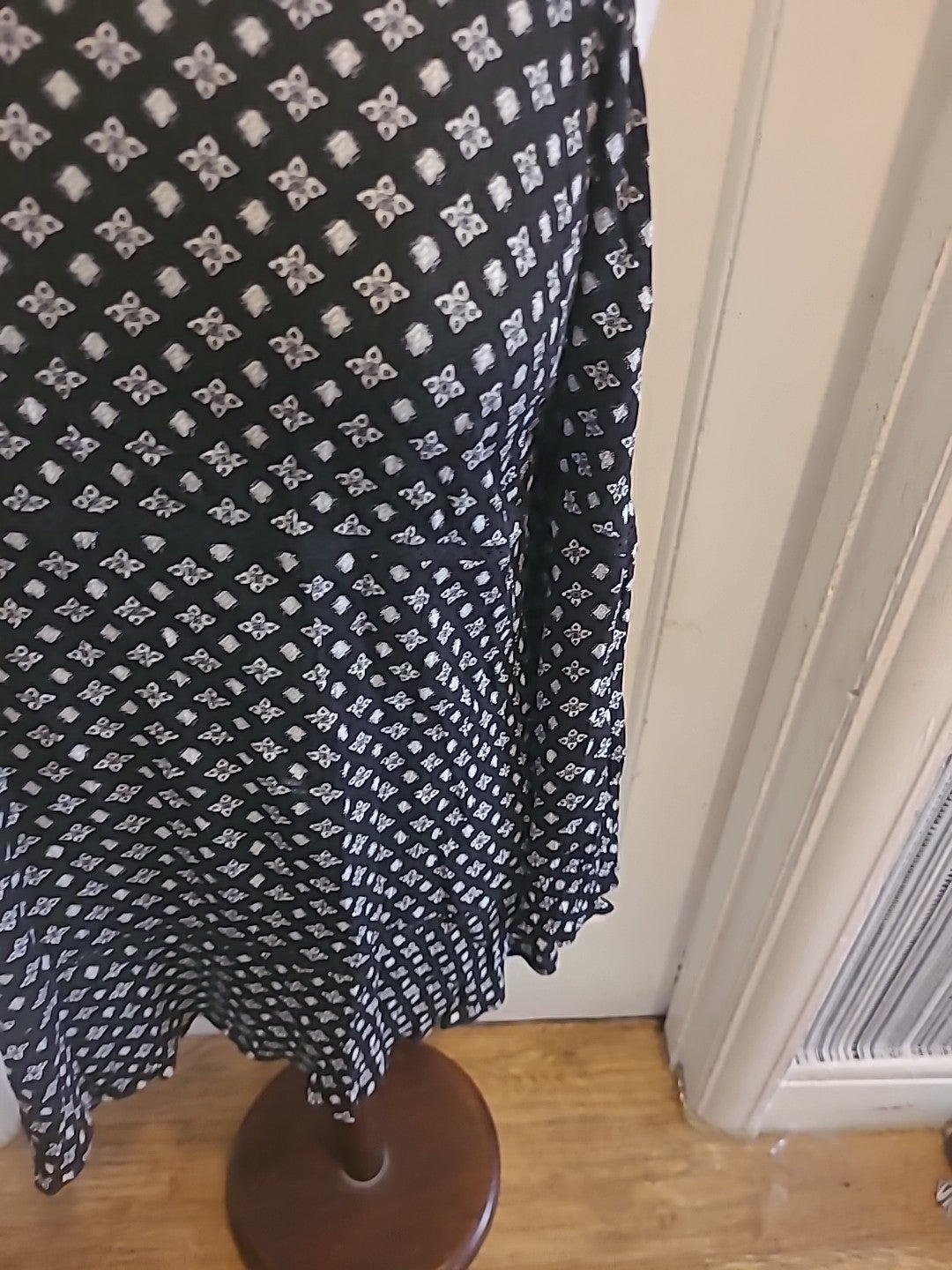 Ladies New Look Size 10 Black And White Detailed Open Shoulder Blouse