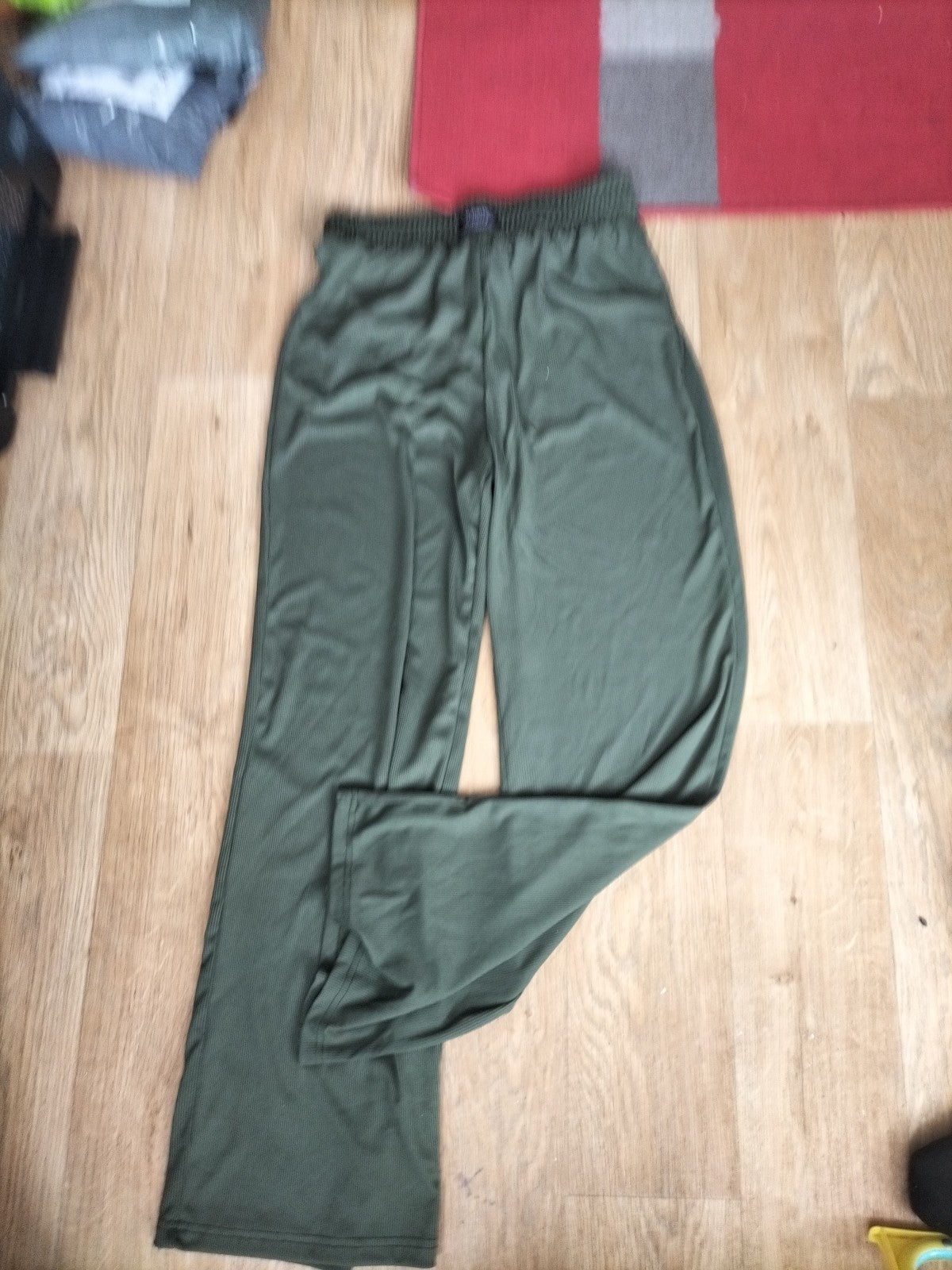 Ladies Yozy Size Medium Bottle Green Trousers