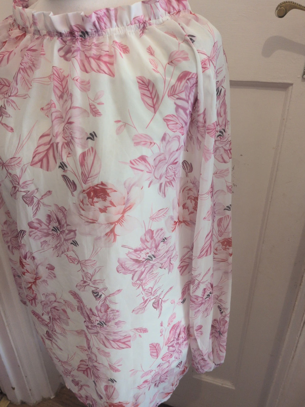 Ladies Size 2XL Pink Floral Long Sleeve Blouse