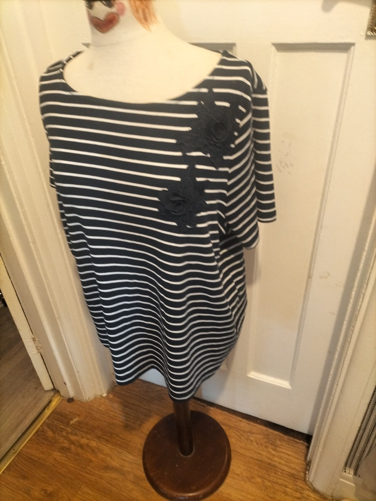 Ladies Love Tees Size 24 Navy White Striped With Rose Tshirt