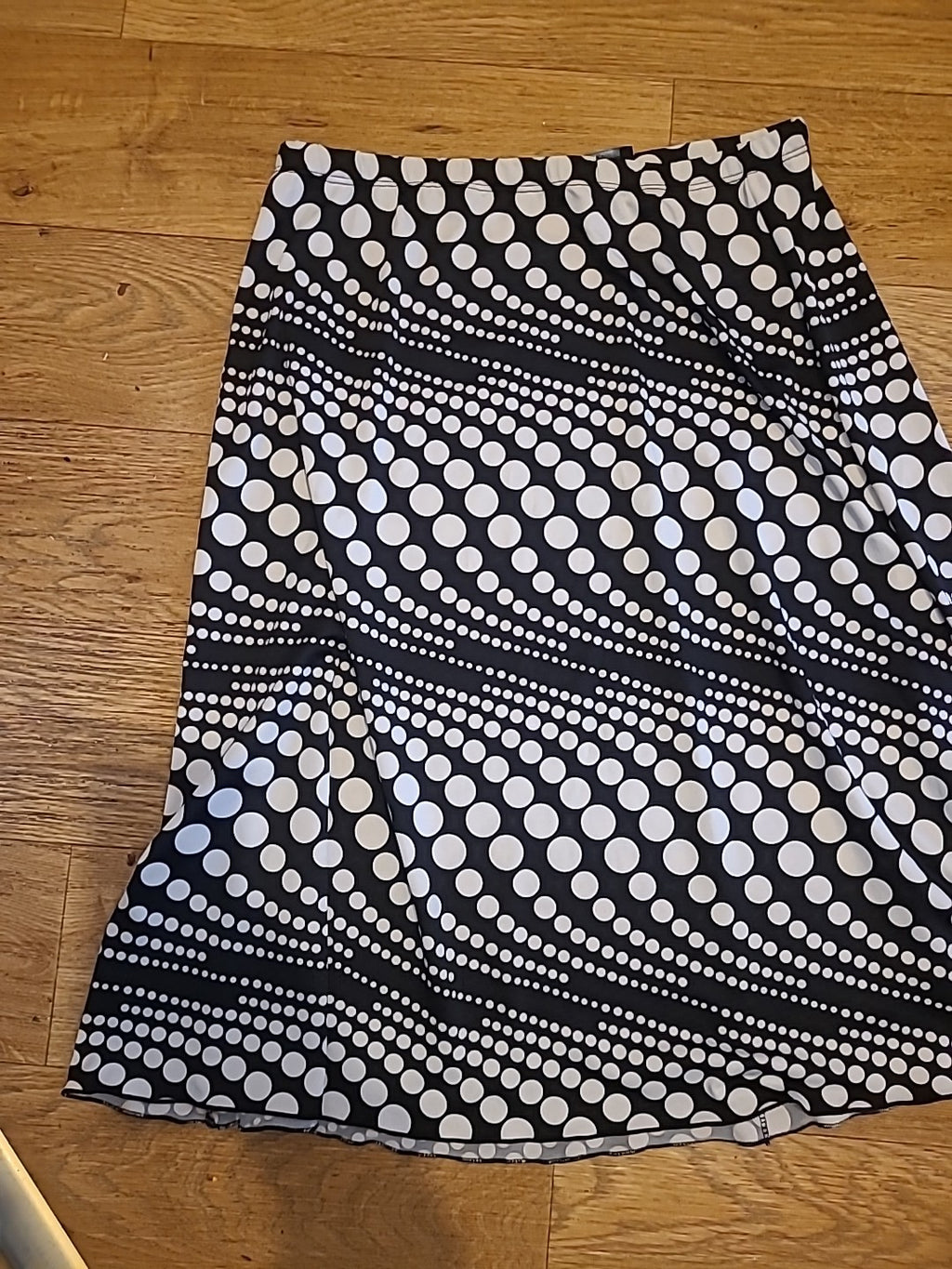 Ladies Hypnotised Size 14 Polkadot Elasticated Skirt