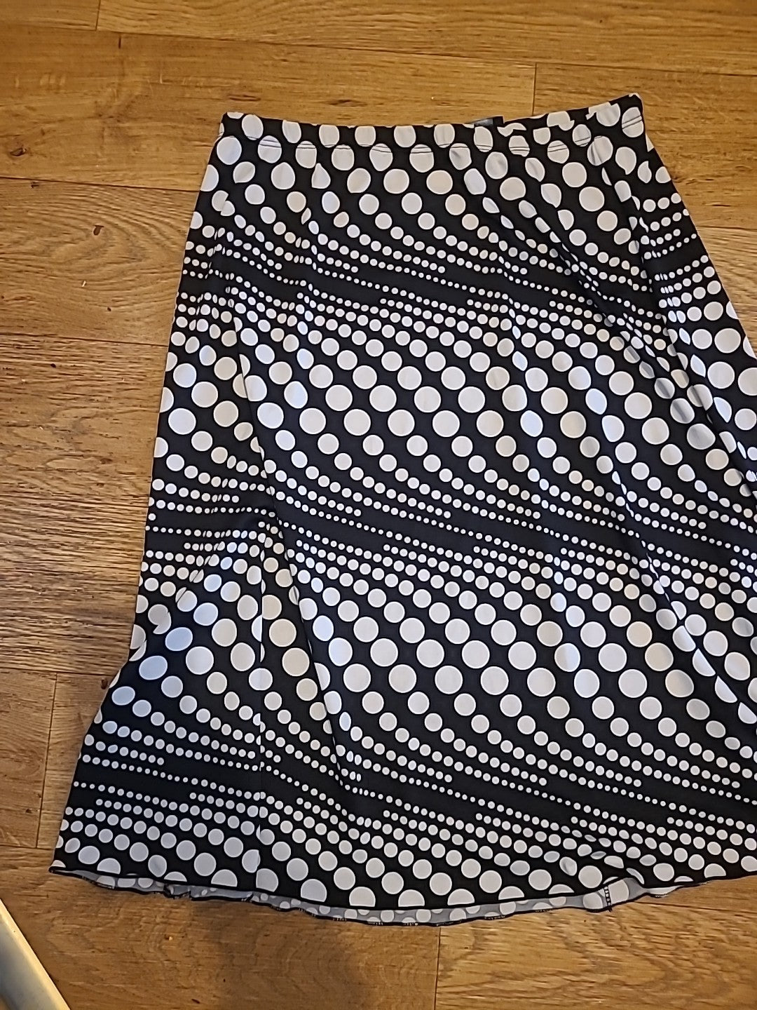 Ladies Hypnotised Size 14 Polkadot Elasticated Skirt
