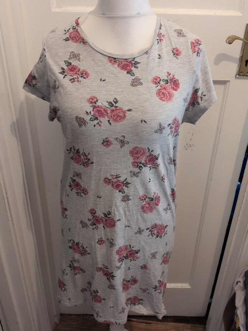 TU 12 Grey Rose Pattern Short Sleeve Dress