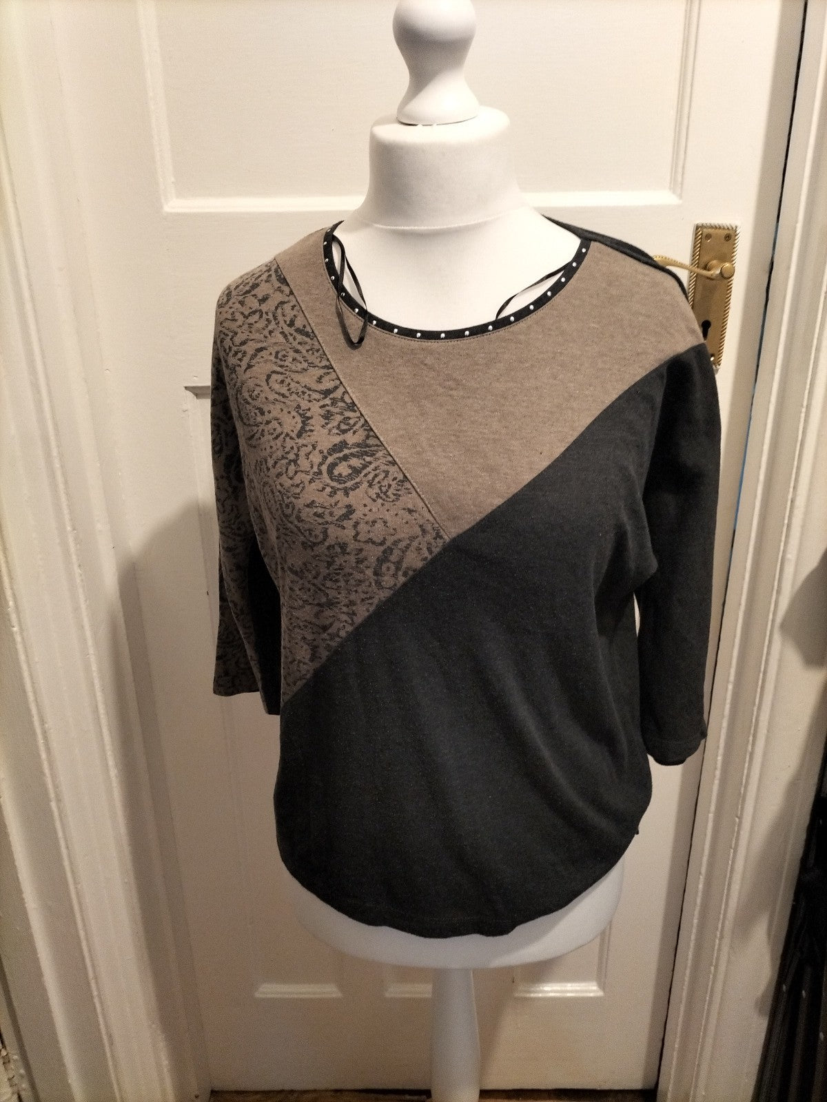 Ladies Tigi Size 10-12 Brown And Navy Tshirt Half Sleeved